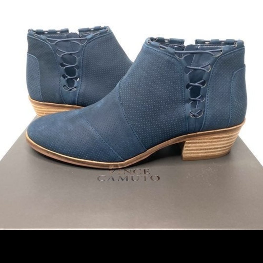 NEW! VINCE CAMUTO Suede Ankle Bootie 9.5